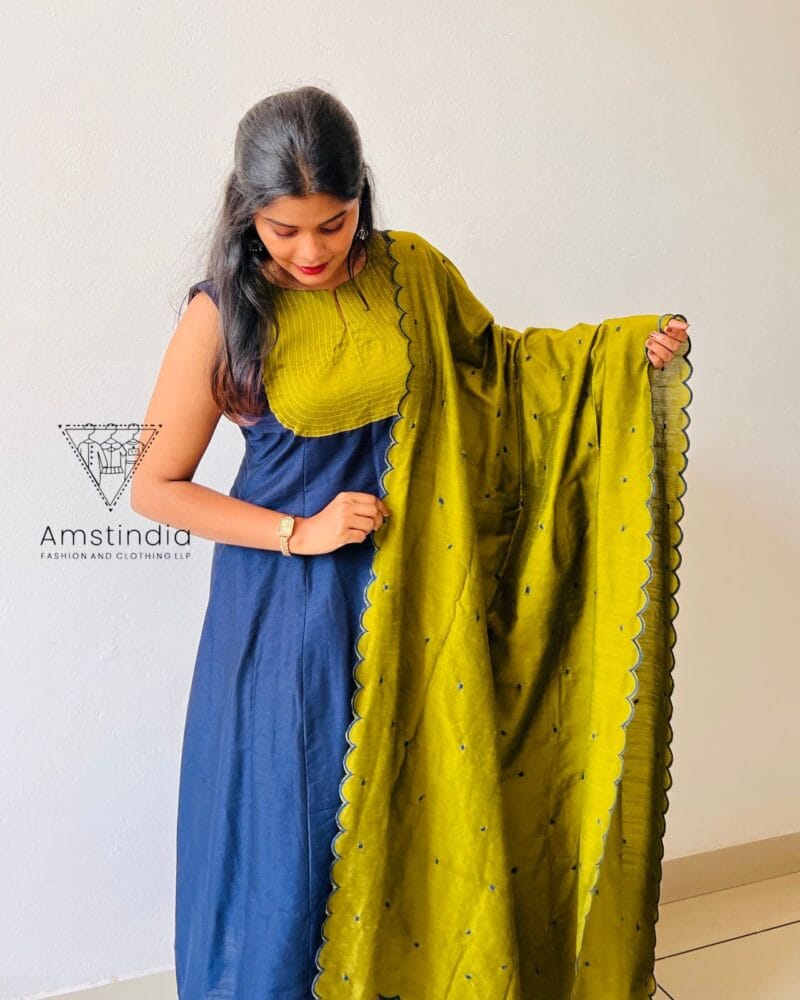 Amst Ethnic Kurta With Twin Dupatta | 00011 - Image 4